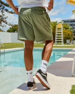 Nike Club Flow Shorts Oil Green/white