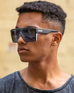 Unit Command Polarised Sunglasses Black/white Polar