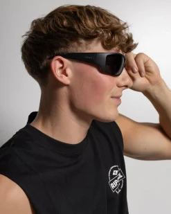 Carve Moray Polarised Sunglasses Matte Black / Grey Hot