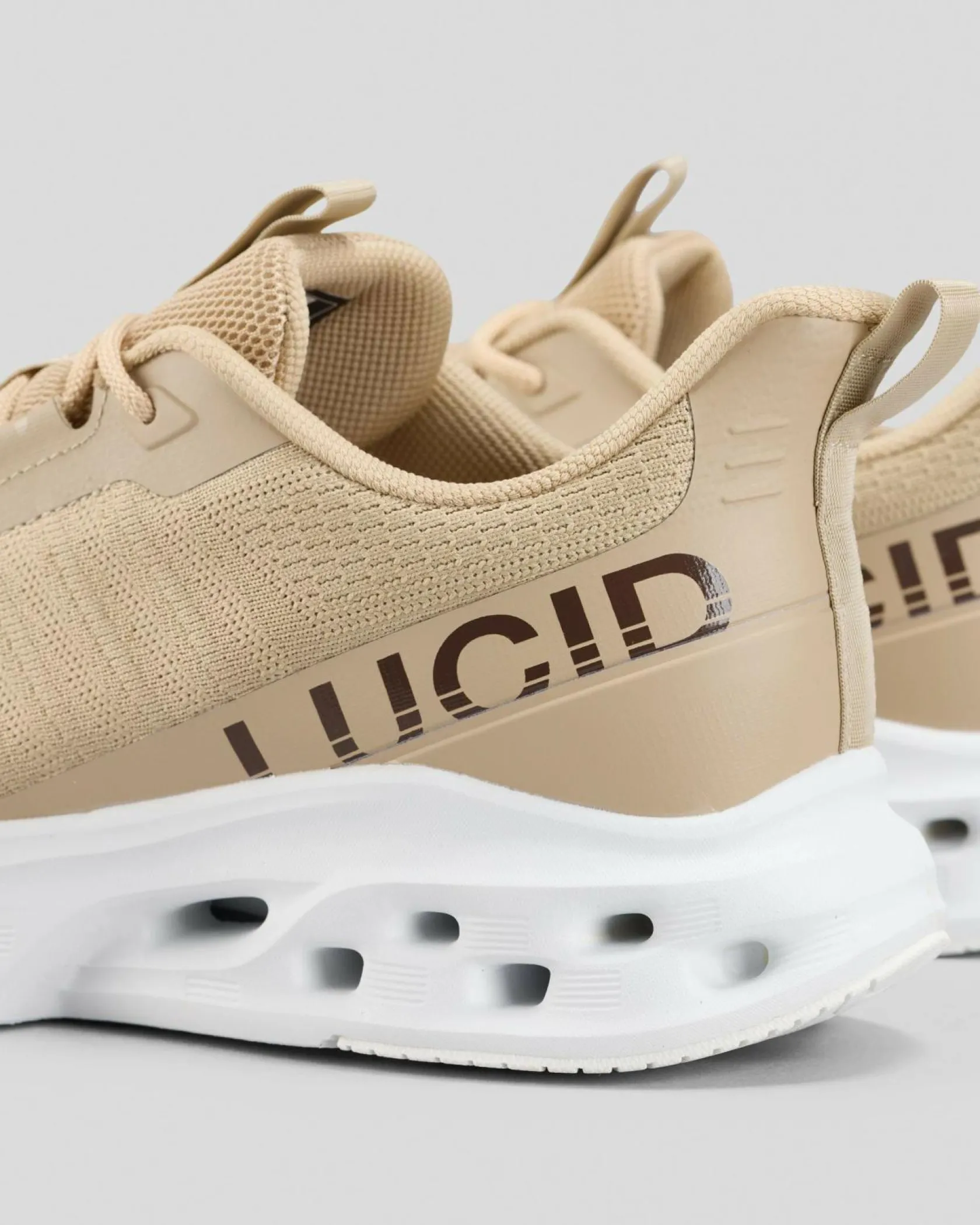 Lucid Newport Shoe Sand/ Black Hot
