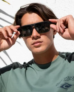 Carve Vendetta Polarised Sunglasses Black